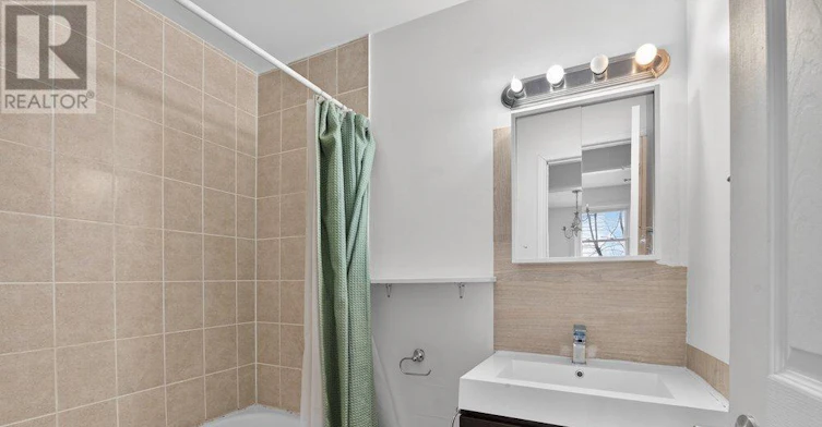 3-20 Bridesburg Drive, Toronto, ON, M9R 2K3 - 7