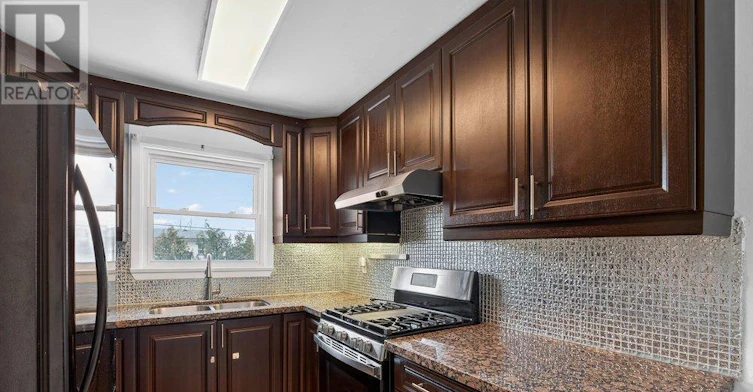 3-20 Bridesburg Drive, Toronto, ON, M9R 2K3 - 4