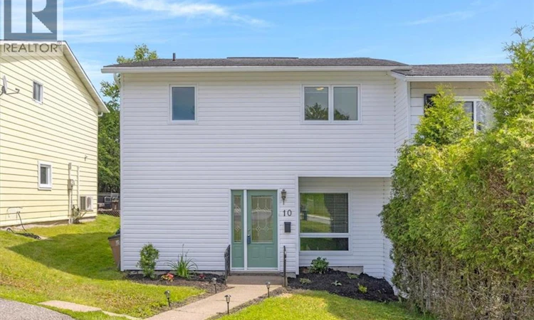 10 Noel Avenue