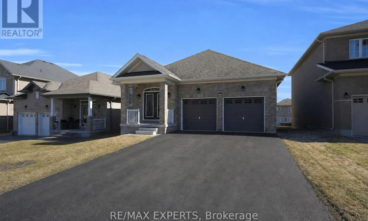 57 Hopkins Crescent N