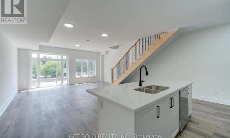12-6701 Thorold Stone Road