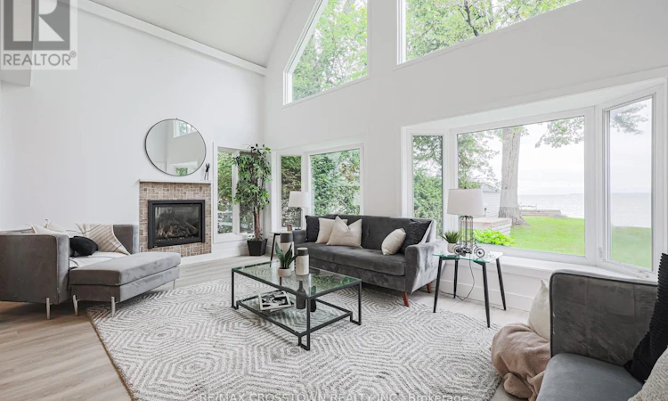128 Moores Beach Road