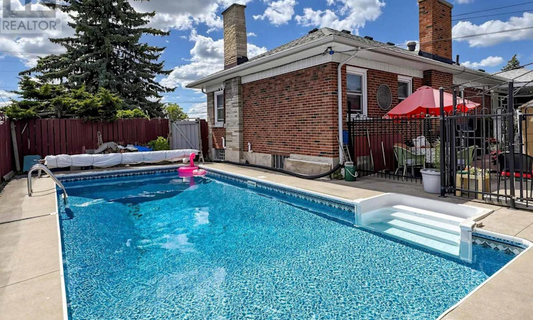 83 Stevenson Road N