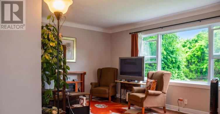 42 Lavergne Street, Ottawa, ON, K1L 5G3 - 4