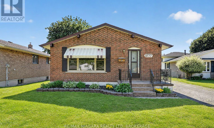 5777 Sunnylea Crescent