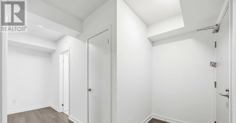 320-4010 Eglinton Avenue W, Toronto, ON, M9P 1A6 - 5