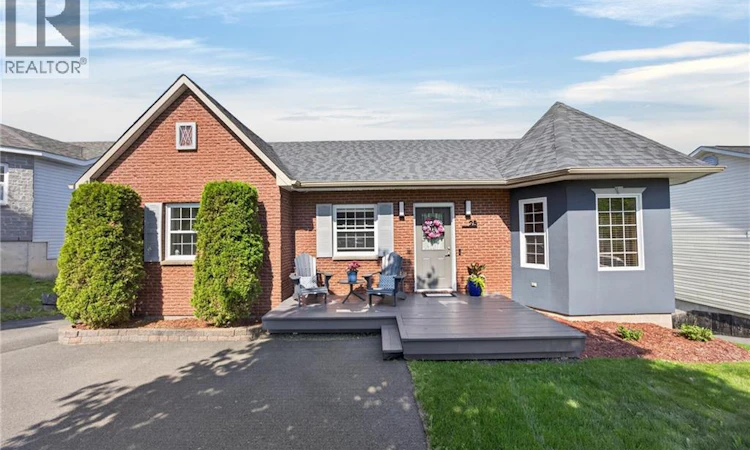 25 Glen Eyre Court
