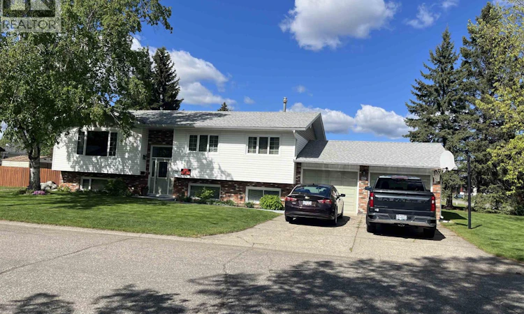 796 Selwyn Crescent