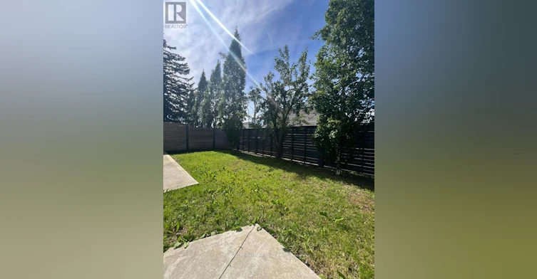 3-311 Linsmore Crescent, Toronto, ON, M4J 2L8 - 4
