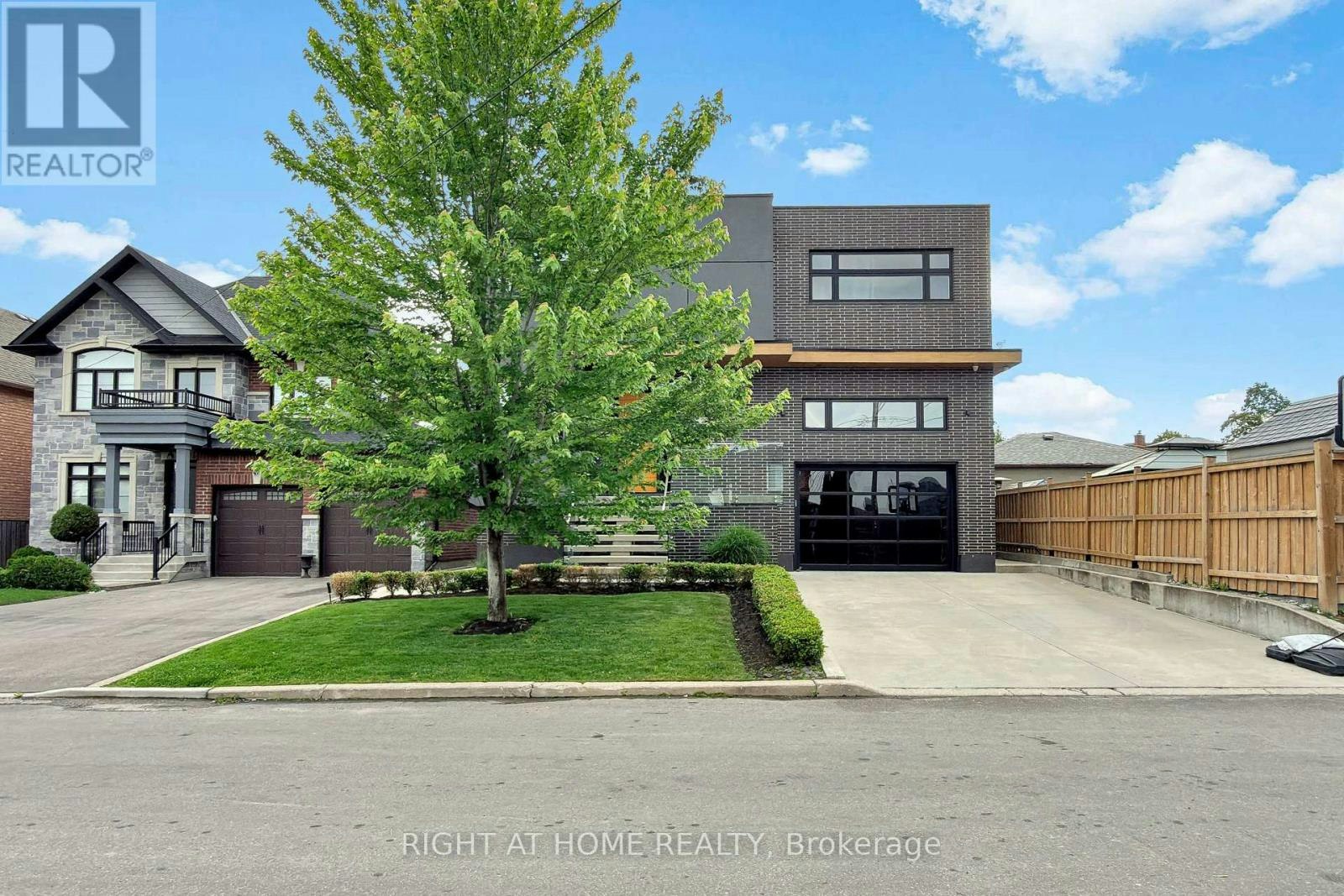 2931 Lansdowne Avenue, Toronto, ON, M6B 3X3