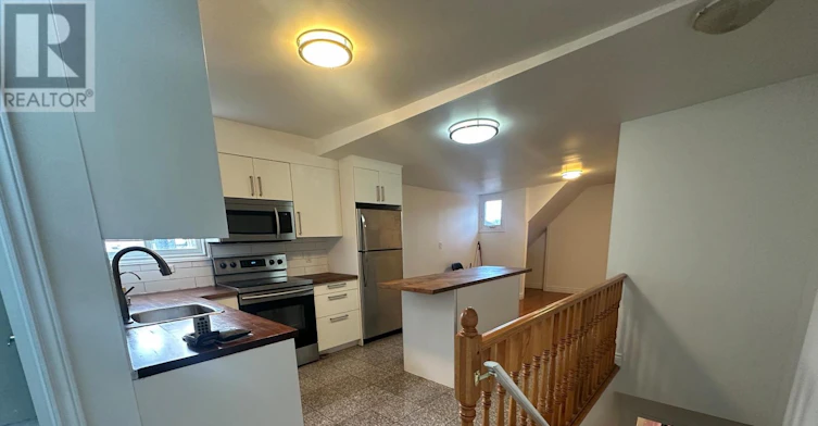 3RD FL-1022 Gerrard Street E, Toronto, ON, M4M 1Z5 - 2