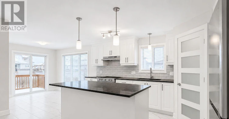 528 Lucent Street, Russell, ON, K4R 0G3 - 7