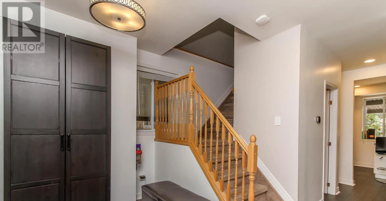 244 Greensway Avenue, Ottawa, ON, K1L 7V4 - 4