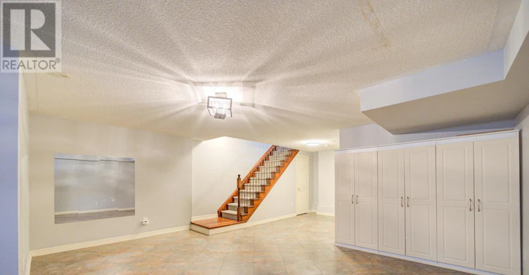 115 St. Lawrence Drive, Mississauga, ON, L5G 4V2 - 40