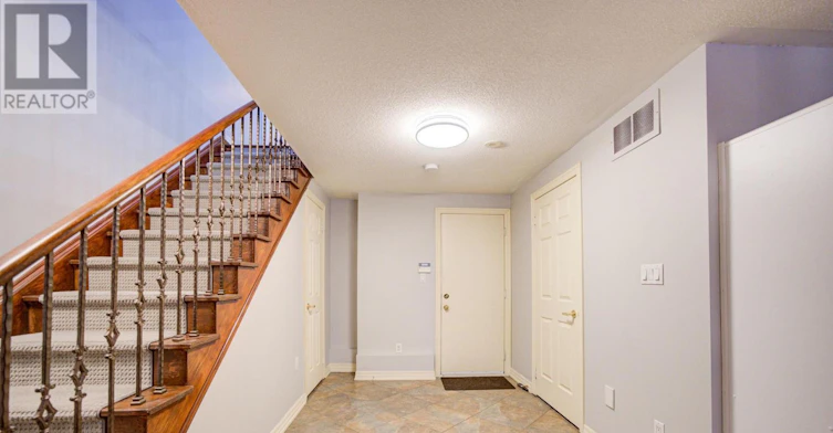 115 St. Lawrence Drive, Mississauga, ON, L5G 4V2 - 39