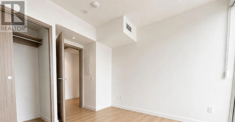 2105-3 Concord Cityplace Way, Toronto, ON, M5V 0X4 - 3