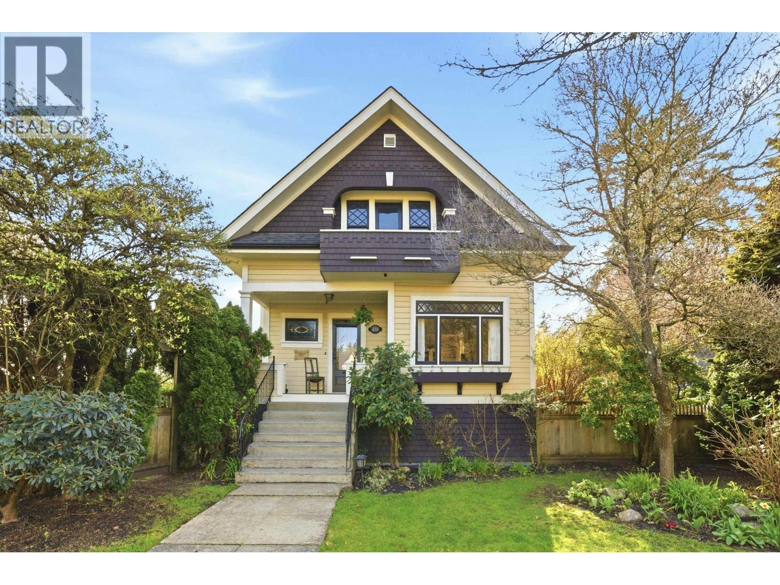 416 Second Street, New Westminster, BC, V3L 2L4