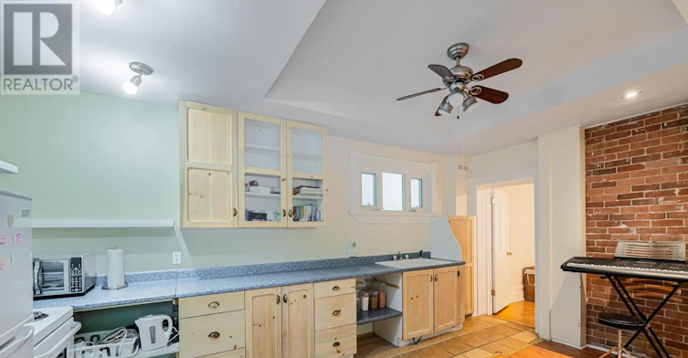 B-220 Lyon Street N, Ottawa, ON, K1R 5V7 - 3