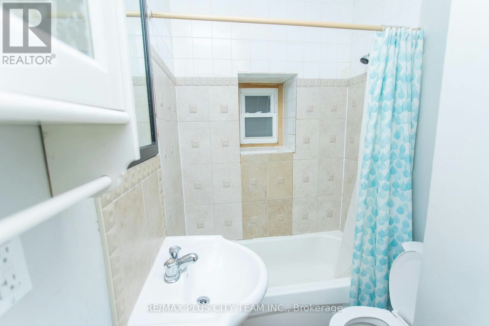 2-682 Bathurst Street, Toronto, ON, M5S 2R3 - 19