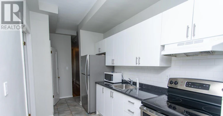 2-682 Bathurst Street, Toronto, ON, M5S 2R3 - 8
