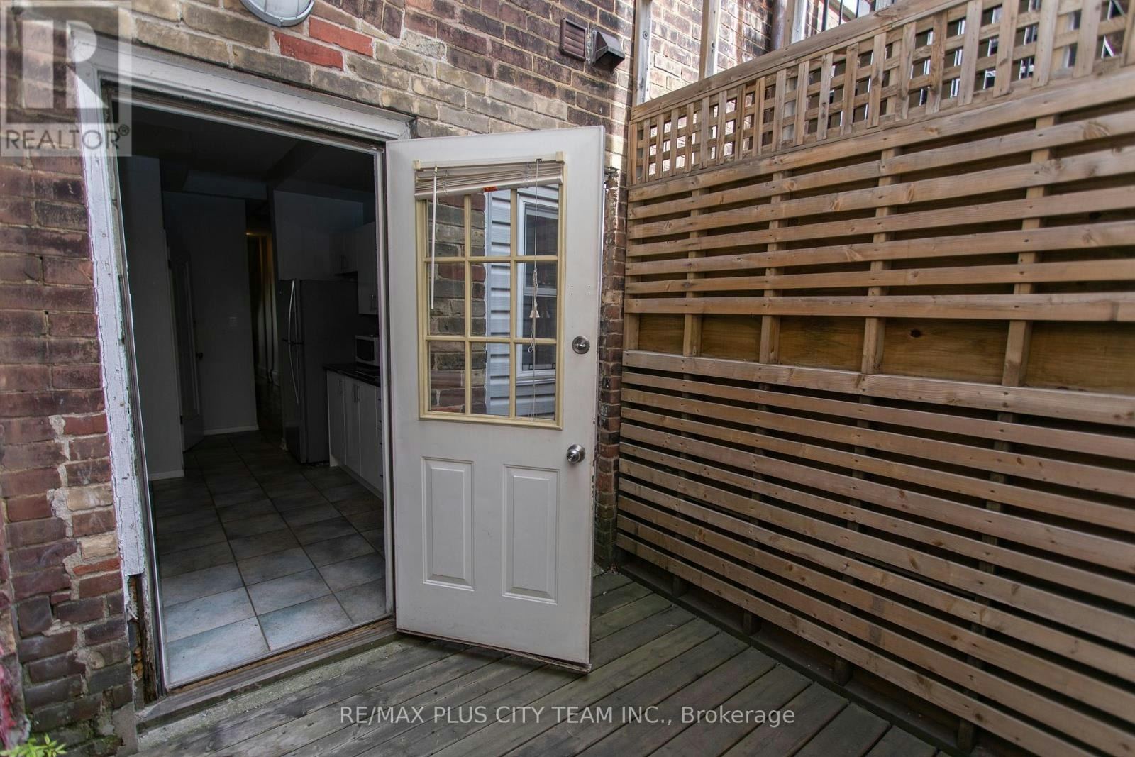 2-682 Bathurst Street, Toronto, ON, M5S 2R3 - 21