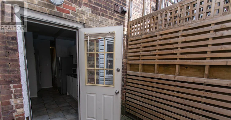 2-682 Bathurst Street, Toronto, ON, M5S 2R3 - 21