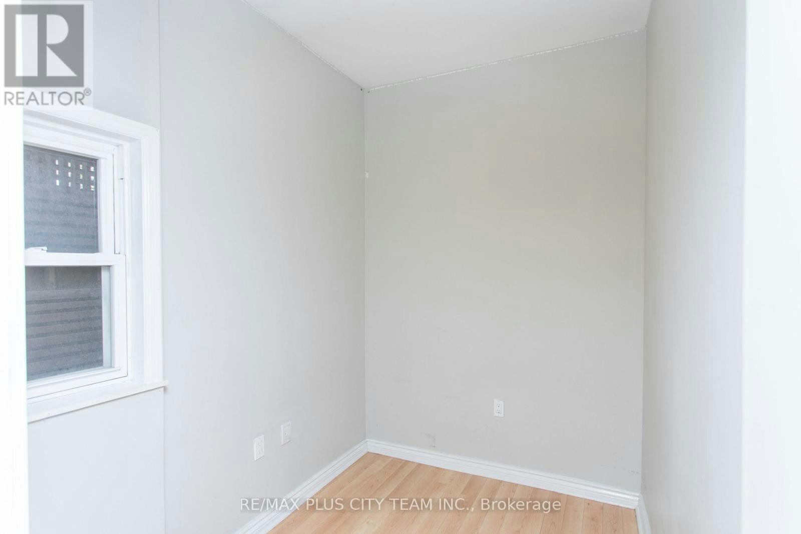 2-682 Bathurst Street, Toronto, ON, M5S 2R3 - 17
