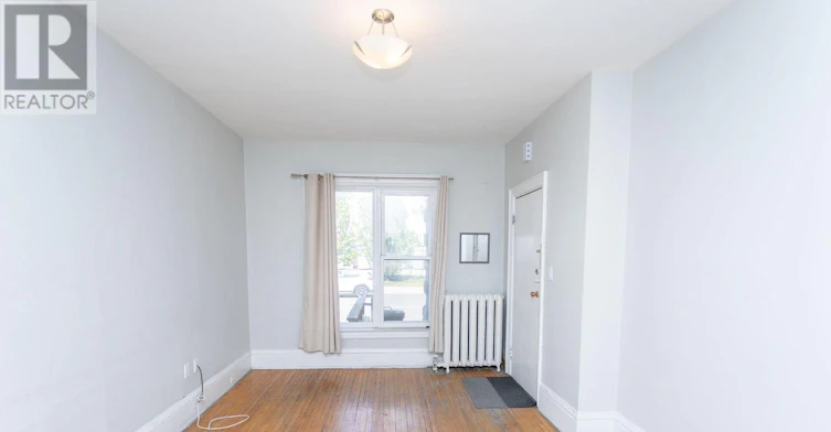 2-682 Bathurst Street, Toronto, ON, M5S 2R3