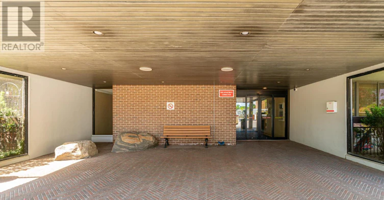 206-250 Scarlett Road, Toronto, ON, M6N 4X5 - 2