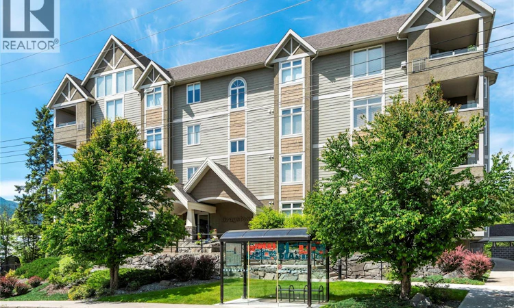203-611 SW Shuswap Street