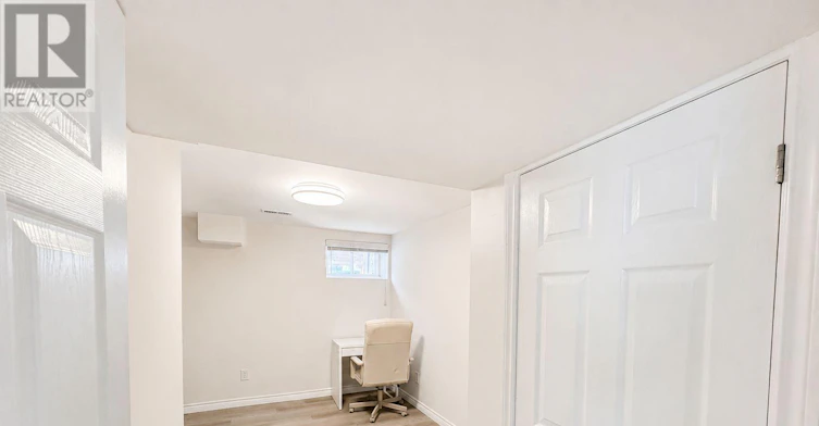 BSMT-808 Tenth Avenue, Hamilton, ON, L8T 2G6 - 14