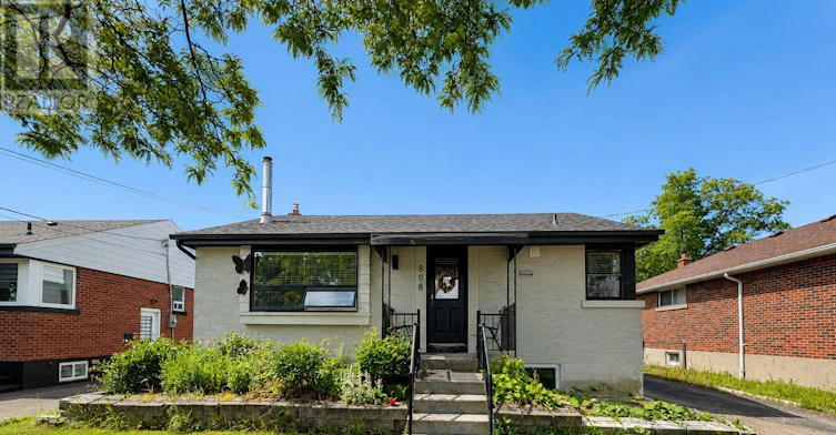 BSMT-808 Tenth Avenue, Hamilton, ON, L8T 2G6