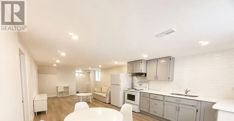 BSMT-808 Tenth Avenue, Hamilton, ON, L8T 2G6 - 9
