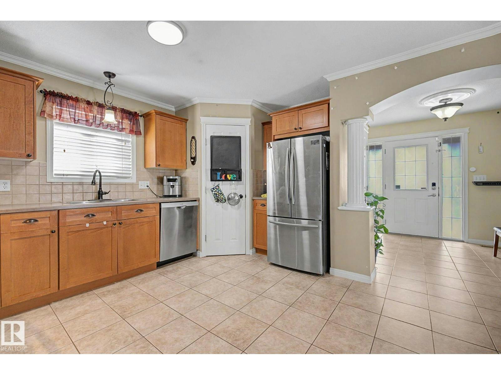 15619 45 Street NW, Edmonton, AB, T5Y 3G8