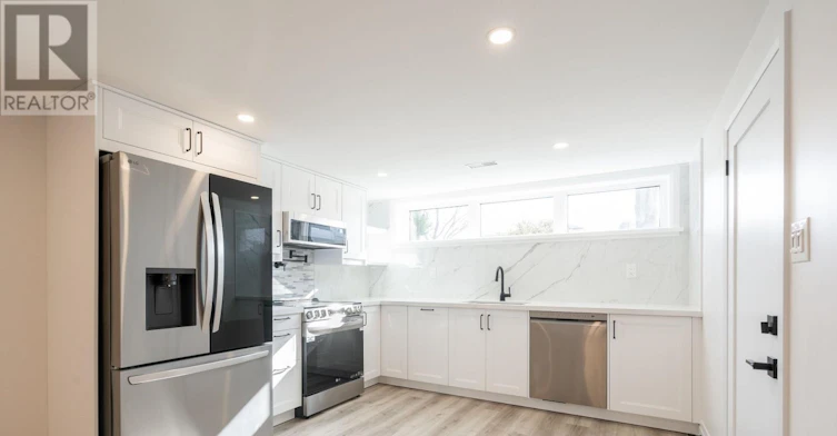 259 Fernwood Crescent, Hamilton, ON, L8T 3L7 - 3