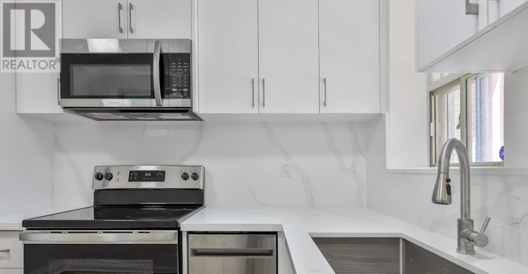 B-2367 1/2 Queen Street, Toronto, ON, M4E 1H2 - 10
