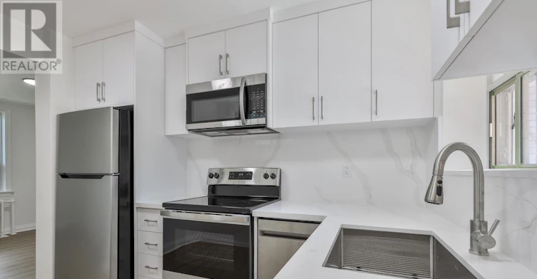 B-2367 1/2 Queen Street, Toronto, ON, M4E 1H2 - 11