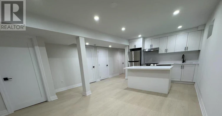 BST-116 Redondo Drive, Vaughan, ON, L4J 7S6 - 2
