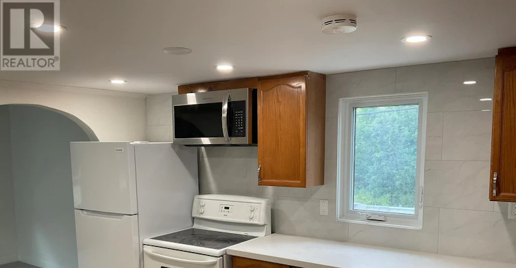 UPPER-161 Charlotte Street, Newmarket, ON, L3Y 3S7 - 2