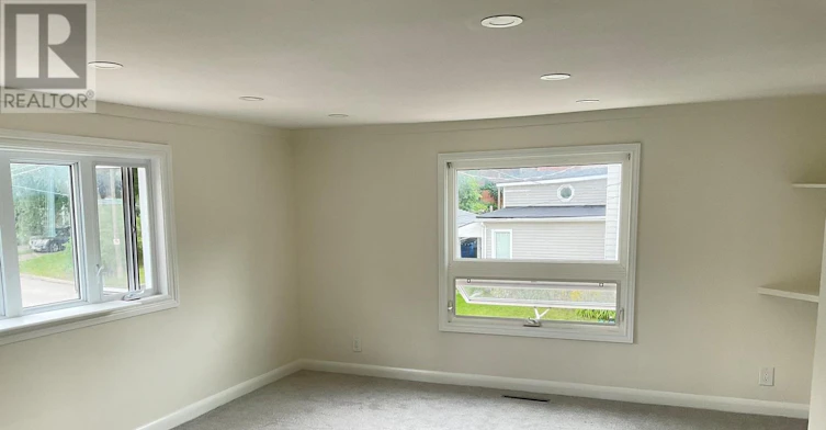 UPPER-161 Charlotte Street, Newmarket, ON, L3Y 3S7 - 4