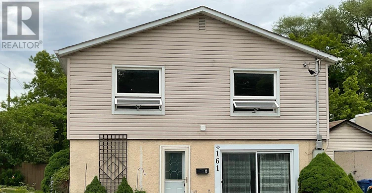 UPPER-161 Charlotte Street, Newmarket, ON, L3Y 3S7