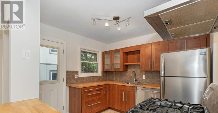 323 Lanark Avenue N, Ottawa, ON, K1Z 6R6 - 14