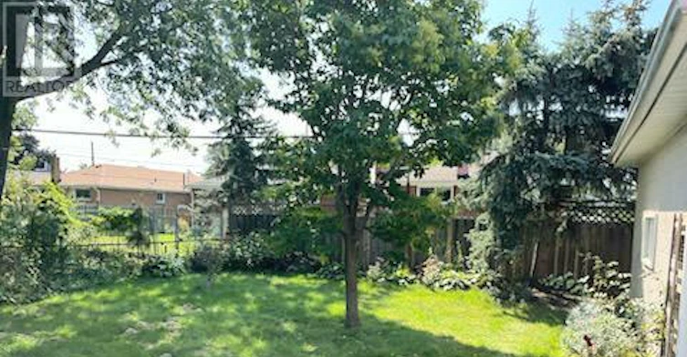 UPPER-16 Nova Drive, Hamilton, ON, L8T 2P3 - 15