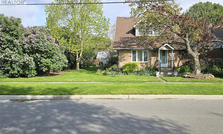418 Gillard Street