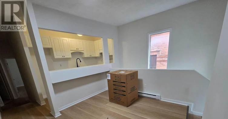 2-558 Spadina Crescent, Toronto, ON, M5S 2J9