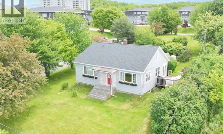 10 Essex St East