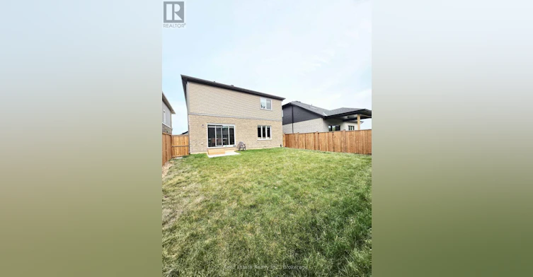 819 Bradford Avenue, Fort Erie, ON, L2A 0H3 - 3