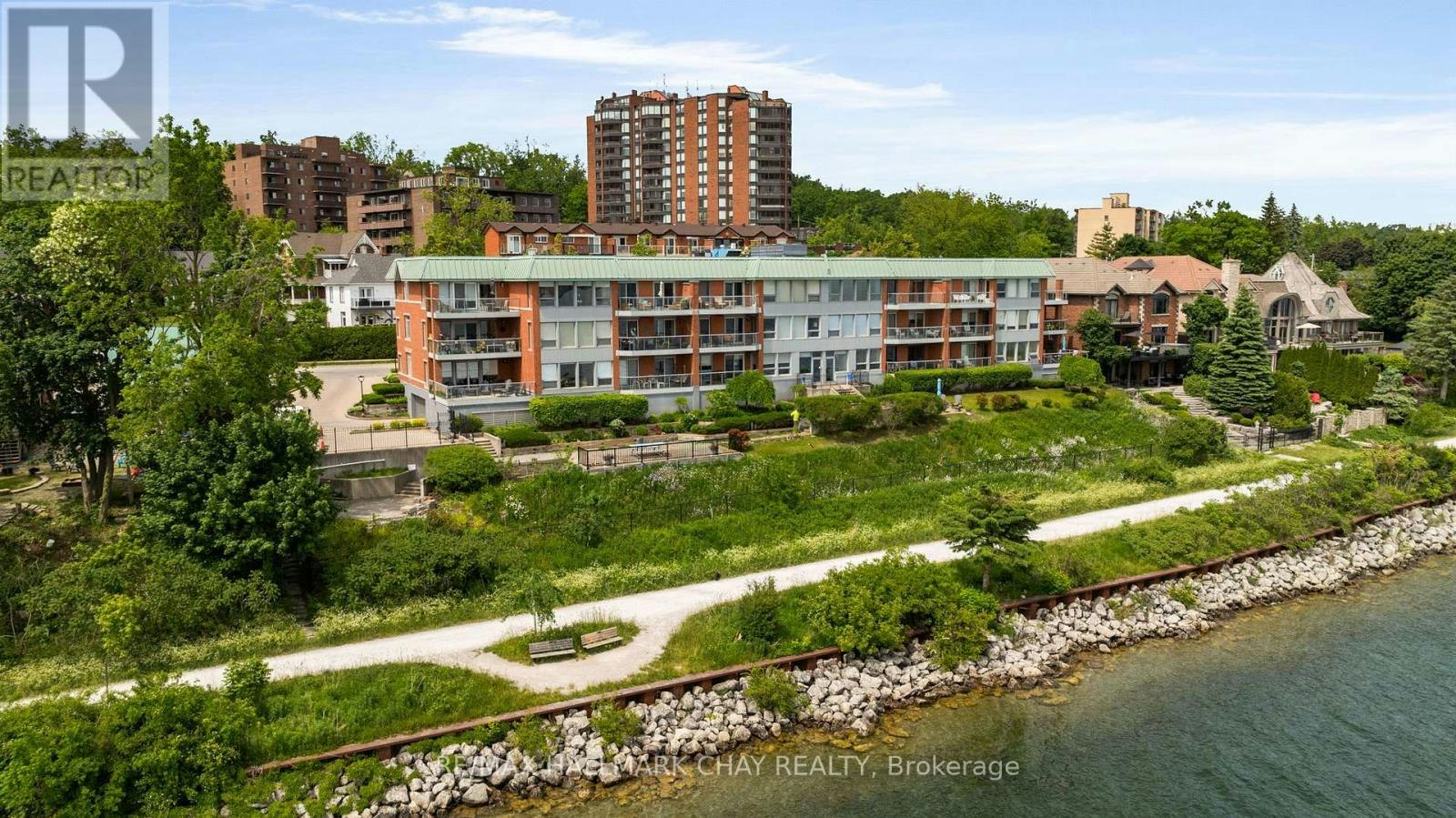 103-21 Kempenfelt Drive, Barrie, ON, L4M 1B8