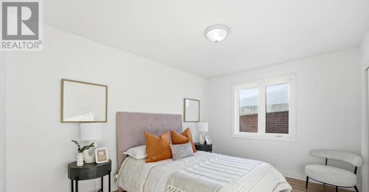 9 Del Ria Drive, Toronto, ON, M6L 1L9 - 18