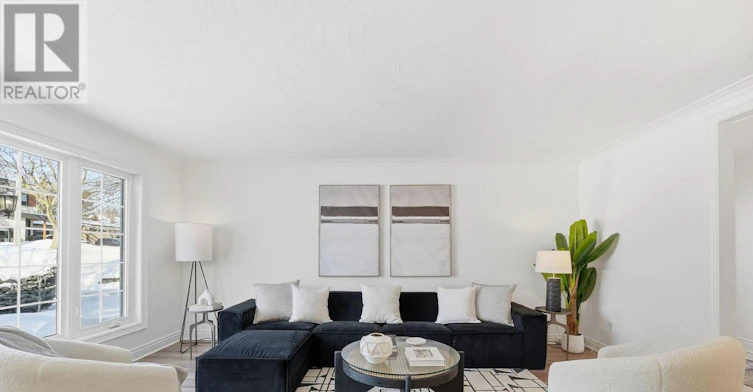 9 Del Ria Drive, Toronto, ON, M6L 1L9 - 14